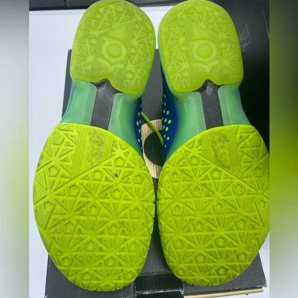 KD 5 Superhero Size 10 - Picture 3 of 6